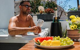 Blue Heart Luxury Suites